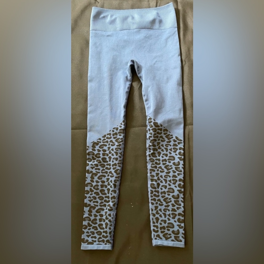 Fabletics Women’s Leggings Blue Cheetah Sz Small Excellent Condition